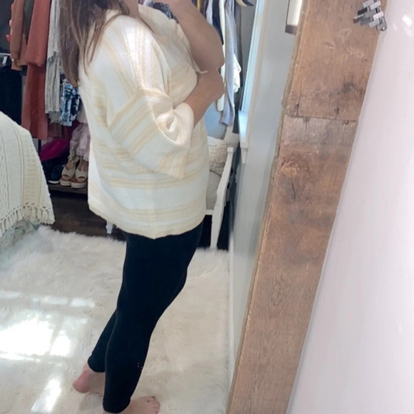 Striped knit sweater size medium - Picture 4 of 6